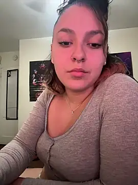 babykalirose online show from March 7, 8:33 am