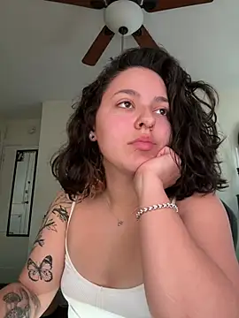 babykalirose online show from April 10, 5:39 pm