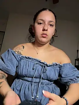 babykalirose online show from April 18, 2:48 am