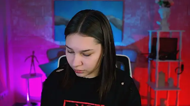 KimClarks  online show from November 21, 1:21 pm