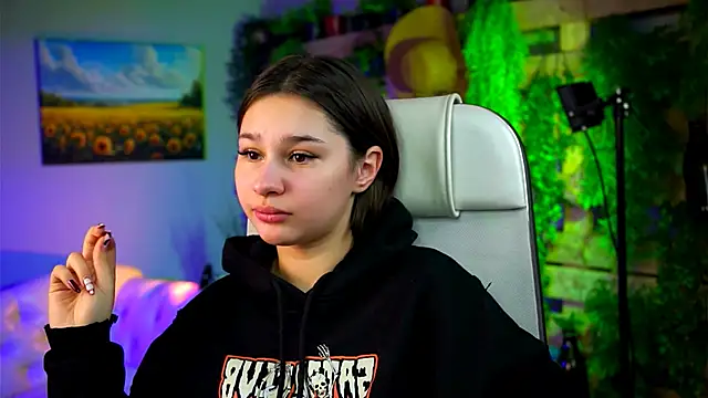 KimClarks  online show from February 9, 3:38 pm