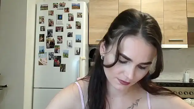 Silviaa a online show from December 1, 8:03 pm