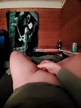 Snapshot of TheSexyCaveman chatting on April 29, 5:33 am TheSexyCaveman online show from April 29, 5:33 am
