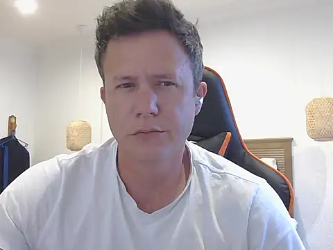 Snapshot of TroyDieselXXX chatting on September 22, 4:03 am TroyDieselXXX online show from September 22, 4:03 am