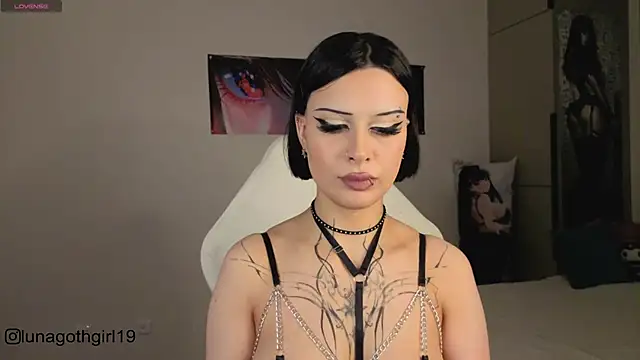 Snapshot of IamLuna2006 chatting on December 3, 4:53 am IamLuna2006 online show from December 3, 4:53 am