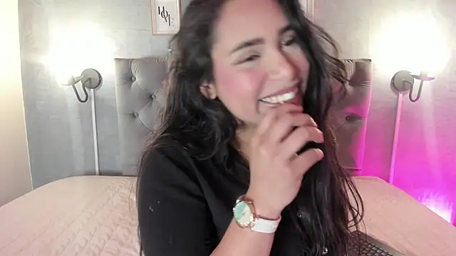 GiannaSlimJB online show from September 26, 3:32 am