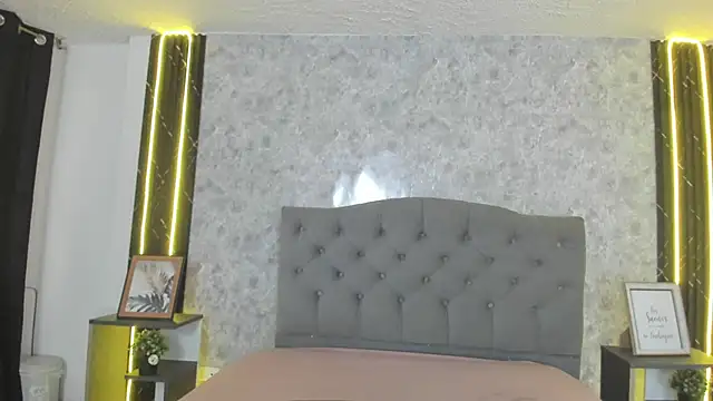 GiannaSlimJB online show from February 7, 7:39 pm