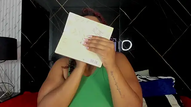 Snapshot of Alaia_Gutierrez chatting on September 12, 8:20 pm Alaia Gutierrez online show from September 12, 8:20 pm