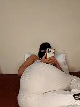 Snapshot of Samaarsexy23 chatting on October 1, 11:55 pm Samaarsexy23 online show from October 1, 11:55 pm