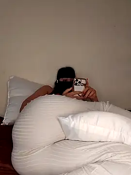 Snapshot of Samaarsexy23 chatting on October 20, 12:27 pm Samaarsexy23 online show from October 20, 12:27 pm