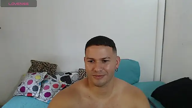 Snapshot of Tim_mz01 chatting on May 27, 4:59 pm Tim mz01 online show from May 27, 4:59 pm