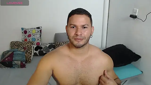 Snapshot of Tim_mz01 chatting on June 3, 3:17 pm Tim mz01 online show from June 3, 3:17 pm