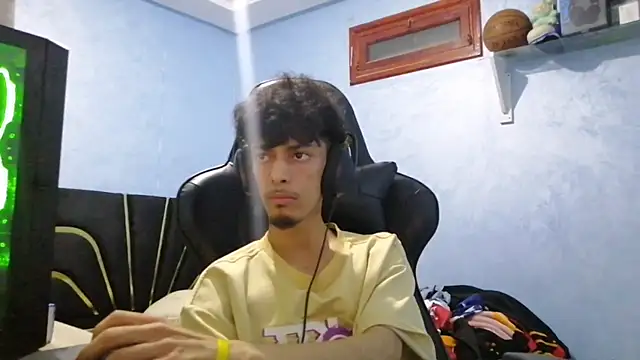 Snapshot of Dark_DesireX chatting on October 28, 11:18 pm Dark DesireX online show from October 28, 11:18 pm