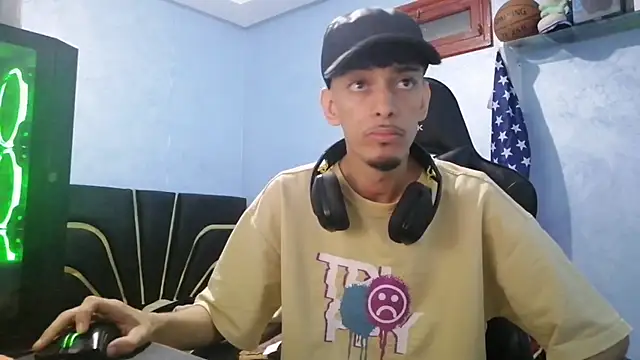 Snapshot of Dark_DesireX chatting on November 22, 10:31 pm Dark DesireX online show from November 22, 10:31 pm