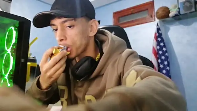 Snapshot of Dark_DesireX chatting on November 27, 9:22 am Dark DesireX online show from November 27, 9:22 am