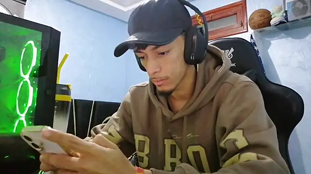 Snapshot of Dark_DesireX chatting on November 28, 4:48 am Dark DesireX online show from November 28, 4:48 am