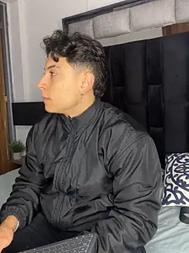 Snapshot of MR_MUSCLE chatting on October 10, 11:42 am MR MUSCLE online show from October 10, 11:42 am