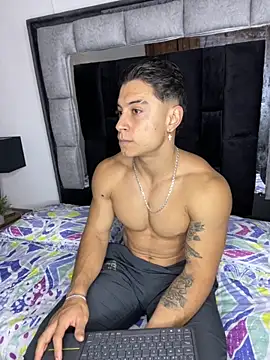 Snapshot of MR_MUSCLE chatting on November 16, 12:00 pm MR MUSCLE online show from November 16, 12:00 pm