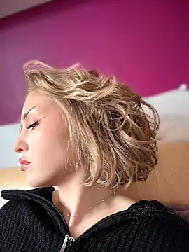 KellyKeler online show from April 12, 10:09 am