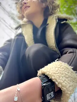 KellyKeler online show from April 23, 12:29 pm