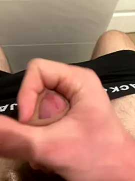 Snapshot of hugehairycock_98 chatting on November 4, 8:35 am hugehairycock 98 online show from November 4, 8:35 am