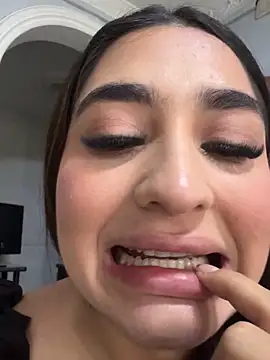 JasmineRhodes online show from November 25, 1:00 pm