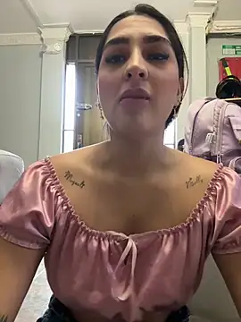 JasmineRhodes online show from April 17, 1:03 pm