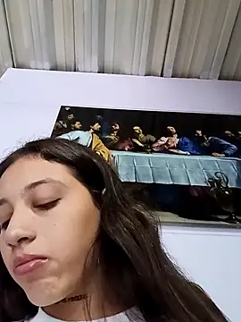 Arii collins1 online show from November 6, 6:20 pm