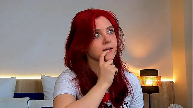 Snapshot of Nora__Ray chatting on May 7, 9:20 pm Nora Ray online show from May 7, 9:20 pm