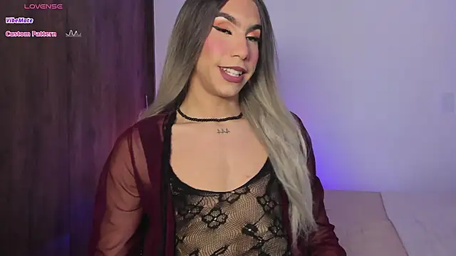 Snapshot of Samantha_Magic chatting on March 15, 1:55 am Samantha Magic online show from March 15, 1:55 am