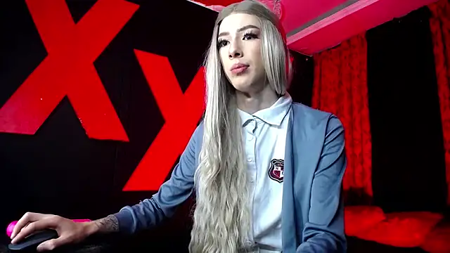 Snapshot of abrilbigcock chatting on September 18, 2:57 am abrilbigcock online show from September 18, 2:57 am