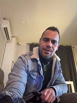 futy-doll online show from March 1, 1:18 am