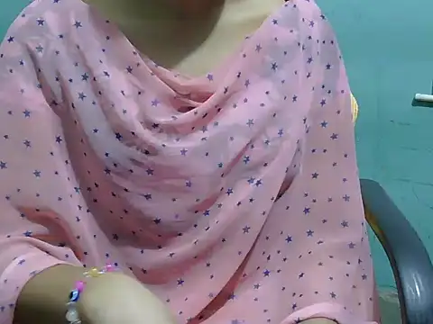 Snapshot of lovely_soniya chatting on November 4, 4:44 am lovely soniya online show from November 4, 4:44 am