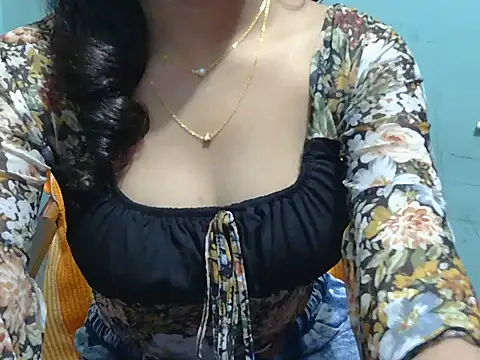 Snapshot of lovely_soniya chatting on November 19, 5:18 am lovely soniya online show from November 19, 5:18 am