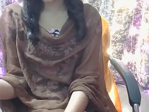 Snapshot of lovely_soniya chatting on December 5, 5:38 am lovely soniya online show from December 5, 5:38 am