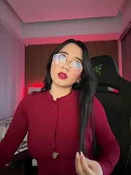 Michelle Zoe online show from March 15, 11:00 pm