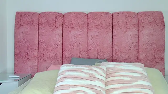 emmacurvy online show from January 6, 3:10 am