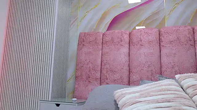 emmacurvy online show from March 28, 3:06 am