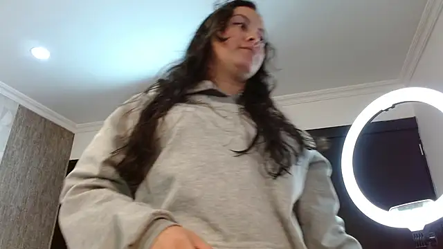 elamurray online show from November 26, 11:22 am