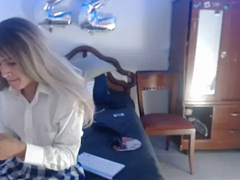 Snapshot of Valentina_bss chatting on November 28, 2:42 pm Valentina bss online show from November 28, 2:42 pm