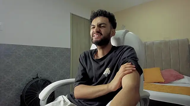 Snapshot of Ryan_Jackson_ chatting on September 30, 12:04 am Ryan Jackson  online show from September 30, 12:04 am