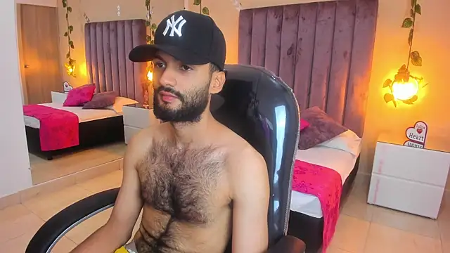 Ryan Jackson  online show from October 31, 4:02 am