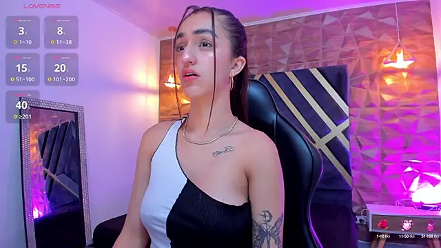 Snapshot of LexiVie_ chatting on October 1, 11:22 pm LexiVie online show from October 1, 11:22 pm