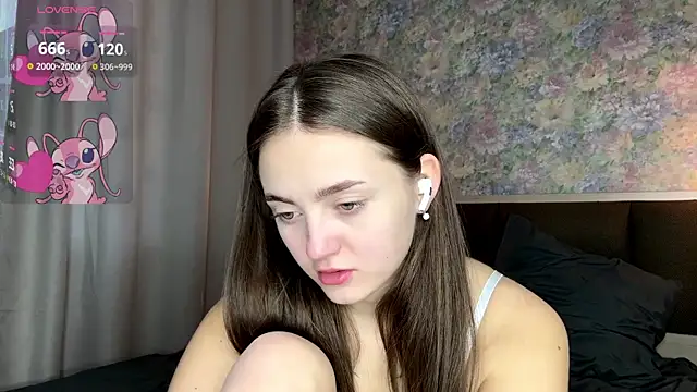 LoraDavi online show from April 16, 8:15 am