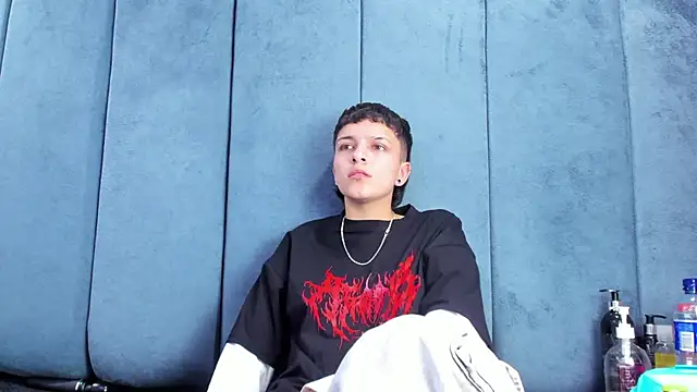 Megan Thompson  online show from March 1, 2:24 am