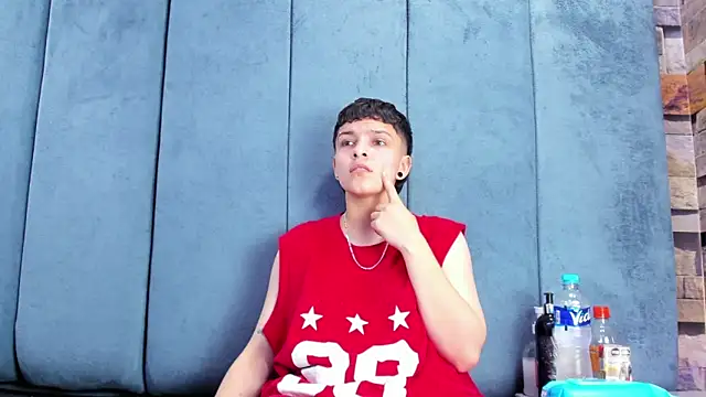 Megan Thompson  online show from March 26, 2:28 am