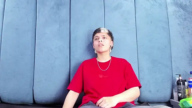 Megan Thompson  online show from April 17, 2:47 am