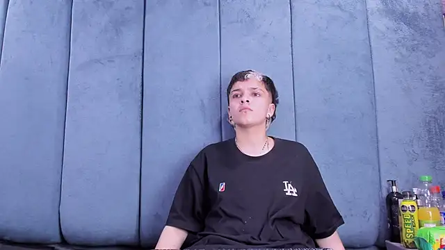 Megan Thompson  online show from April 22, 2:47 am