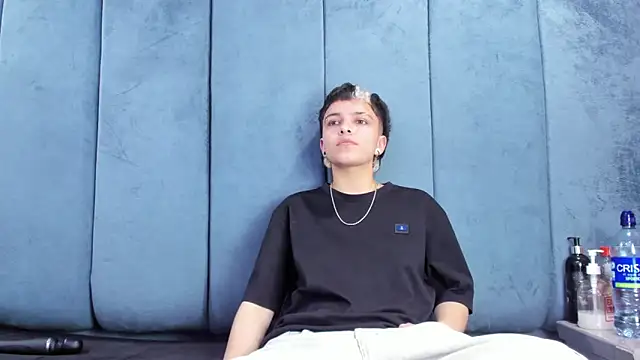 Megan Thompson  online show from April 23, 2:24 am