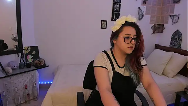 Snapshot of Cherry_blush_ chatting on October 20, 9:37 pm Cherry blush  online show from October 20, 9:37 pm